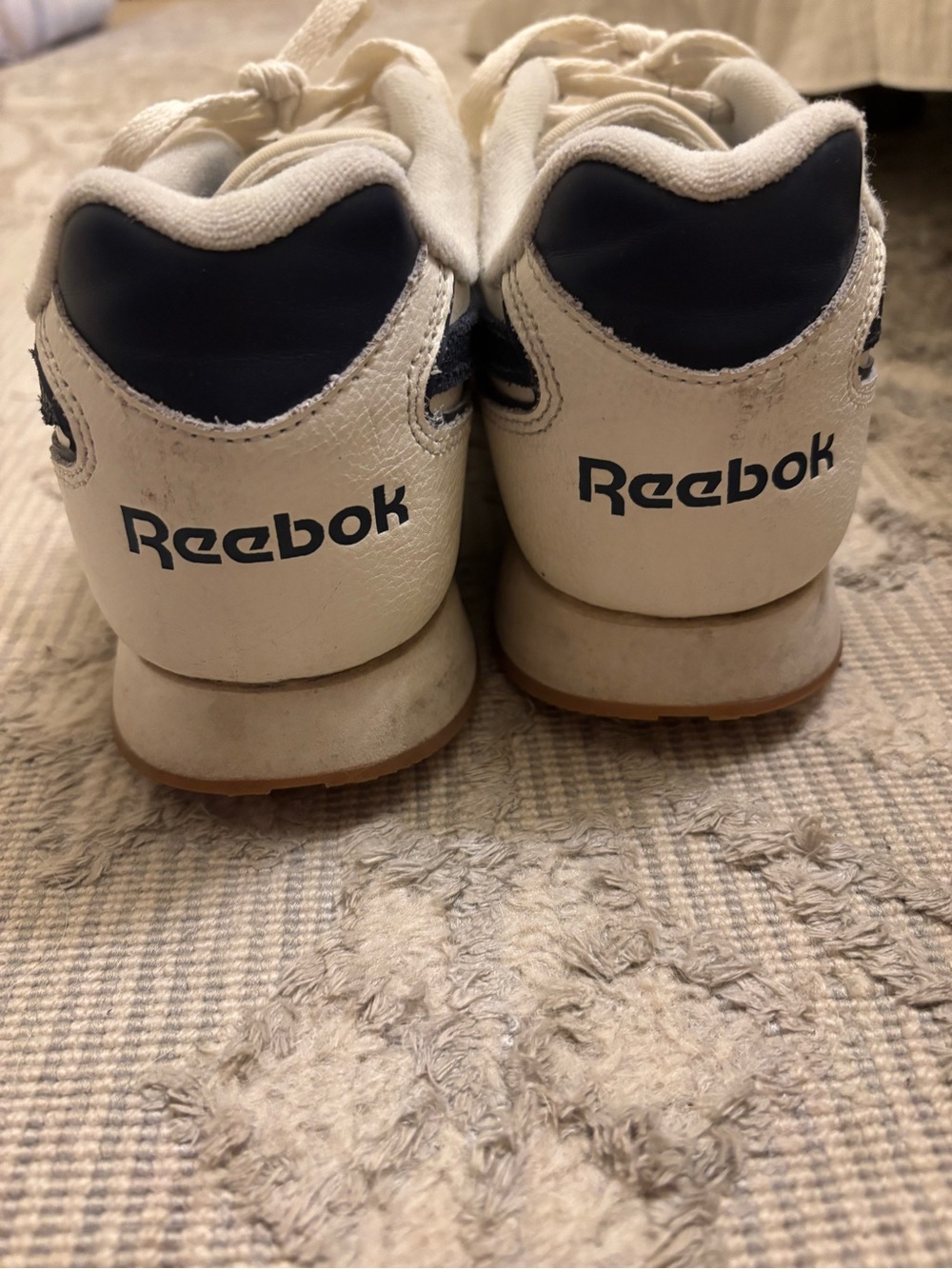 Reebok Men’s White & Navy Retro Runner Sneakers - Picture 7 of 8